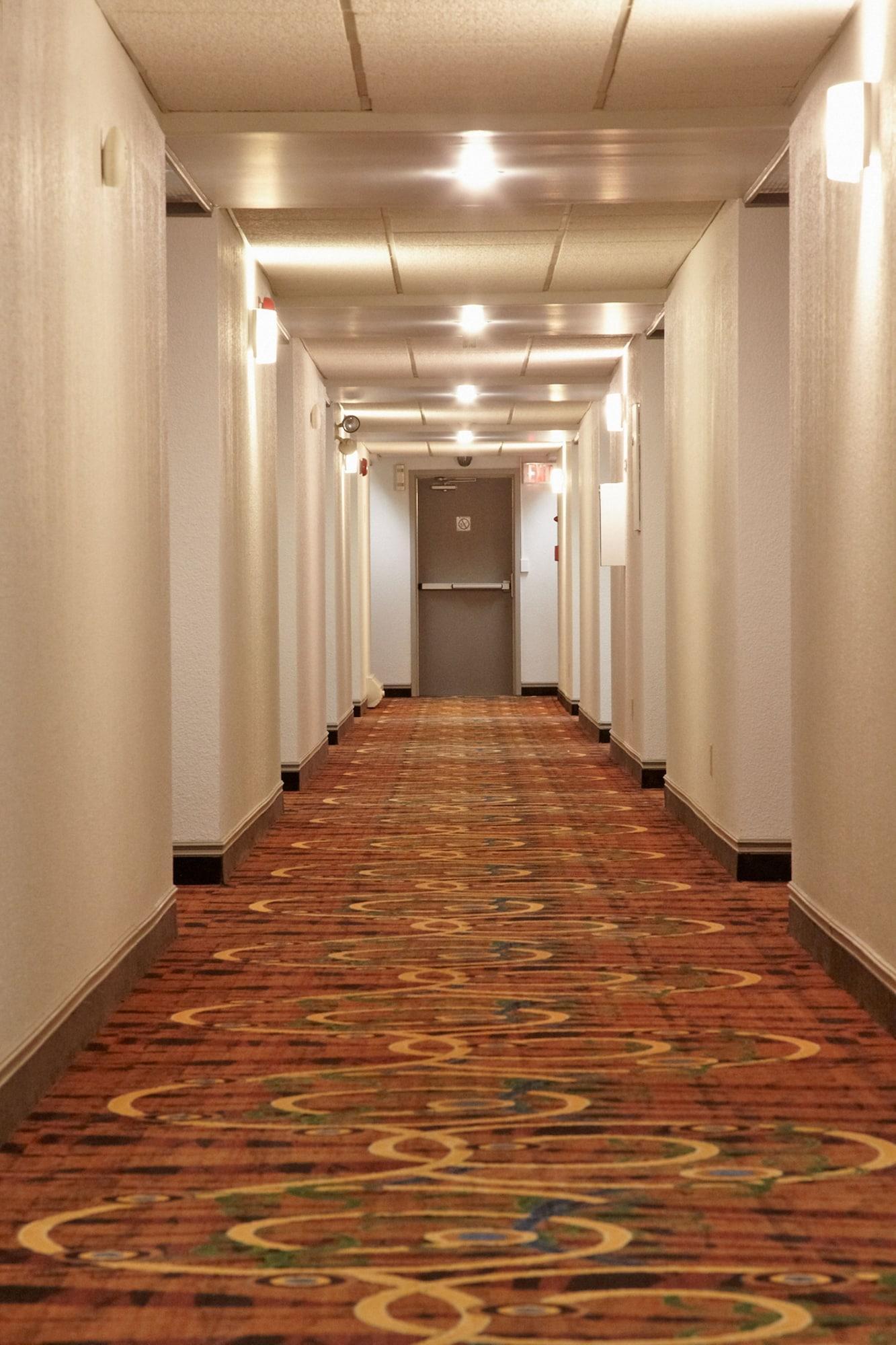 Colonial Square Inn & Suites Saskatoon Ngoại thất bức ảnh