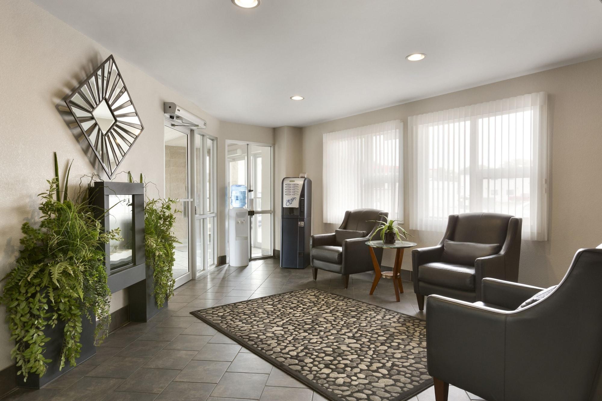 Colonial Square Inn & Suites Saskatoon Ngoại thất bức ảnh