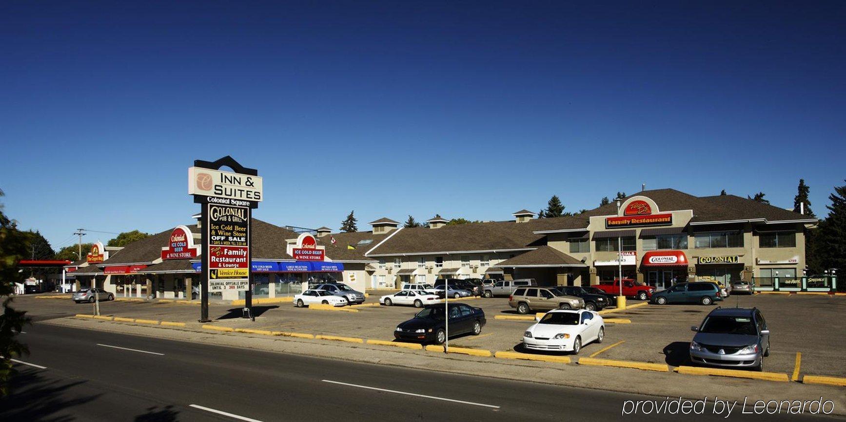 Colonial Square Inn & Suites Saskatoon Ngoại thất bức ảnh
